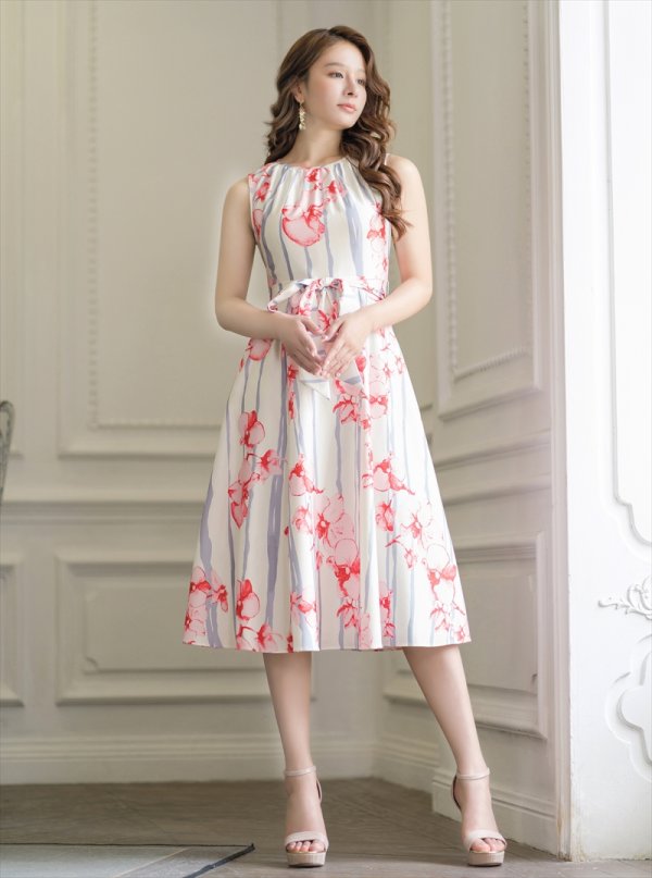 ピンク モデル:Aoli 身長:162cm 着用サイズ:7号(Sサイズ)