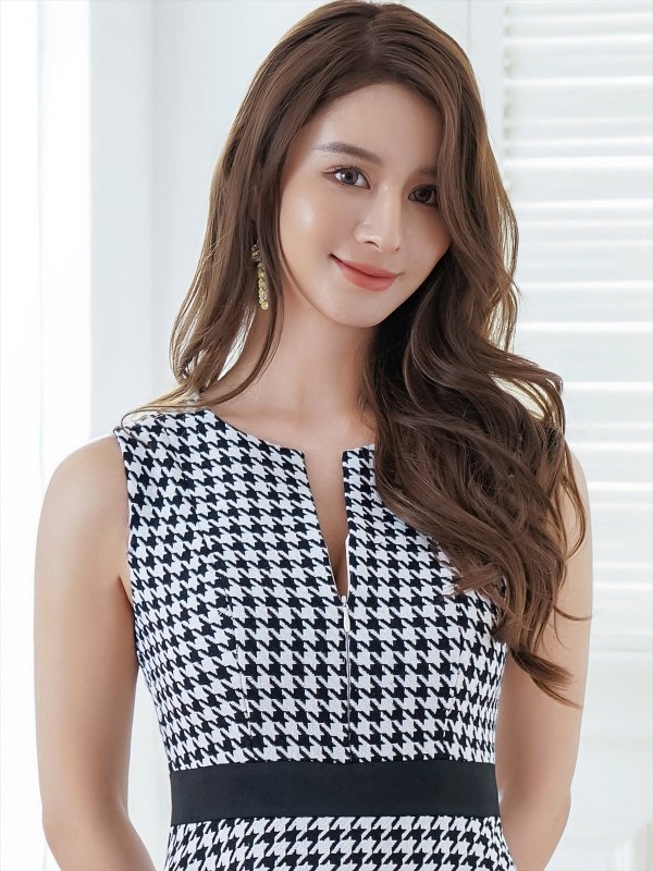 ホワイトxブラック モデル:Aoli 身長:162cm:7号(Sサイズ)サイズ