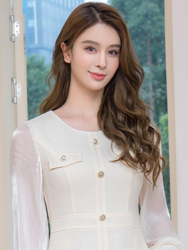 アイボリー モデル:Qiqi 身長:160cm 着用サイズ:7号(Sサイズ)