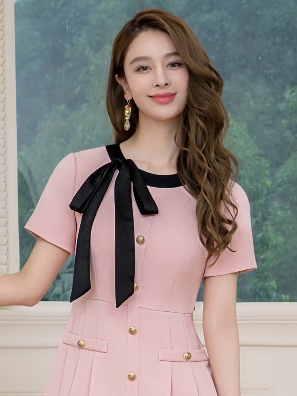 ピンク モデル:Aoli 身長:162cm 着用サイズ:7号(Sサイズ)