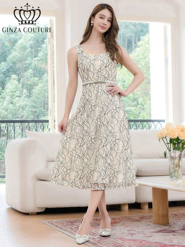 ホワイト×ブラック　モデル：Aoli　身長：162cm　着用サイズ：7号(Sサイズ)着用