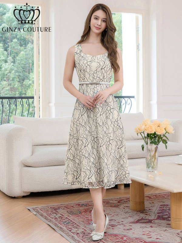 ホワイト×ブラック　モデル：Aoli　身長：162cm　着用サイズ：7号(Sサイズ)着用