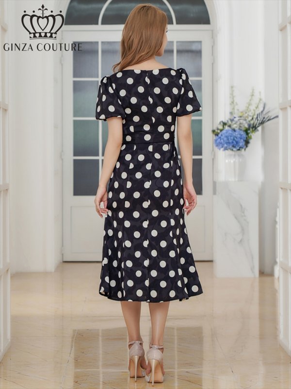 ブラックｘアイボリー　モデル：Aoli　身長：162cm　着用サイズ：7号(Sサイズ)