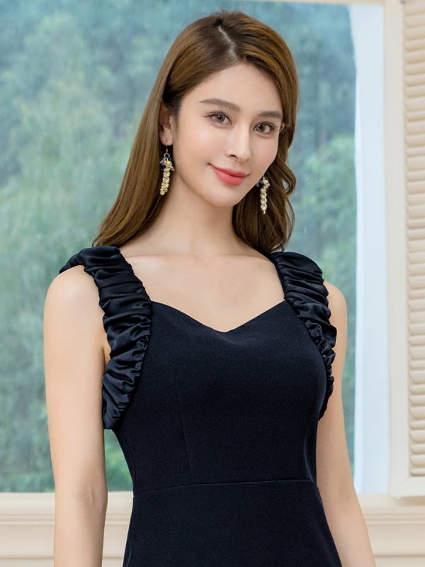 ネイビー　モデル：Aoli　身長：162cm　着用サイズ：7号(Sサイズ)