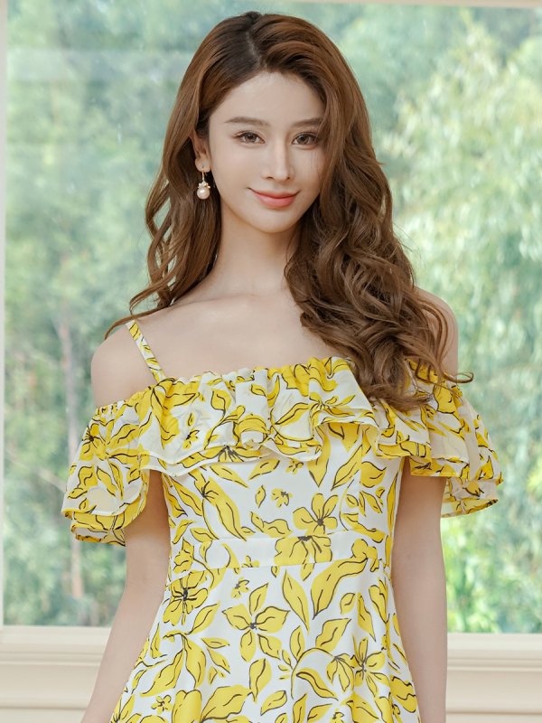 イエロー　モデル：Aoli　身長：162cm　着用サイズ：7号(Sサイズ)