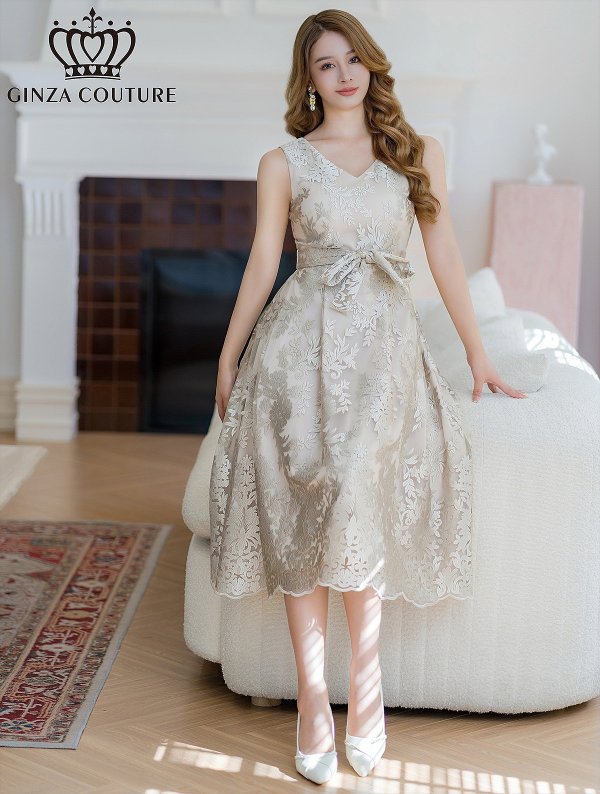 ベージュ　モデル：Aoli　身長：162cm　着用サイズ：7号(Sサイズ)