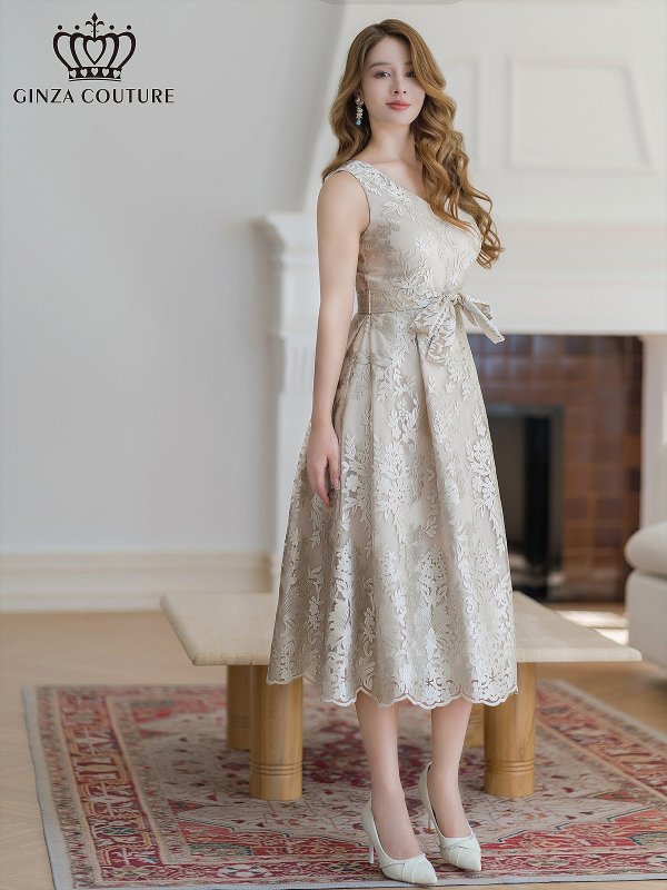 ベージュ　モデル：Aoli　身長：162cm　着用サイズ：7号(Sサイズ)