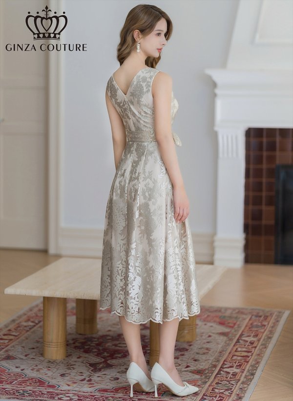 ベージュ　モデル：Aoli　身長：162cm　着用サイズ：7号(Sサイズ)