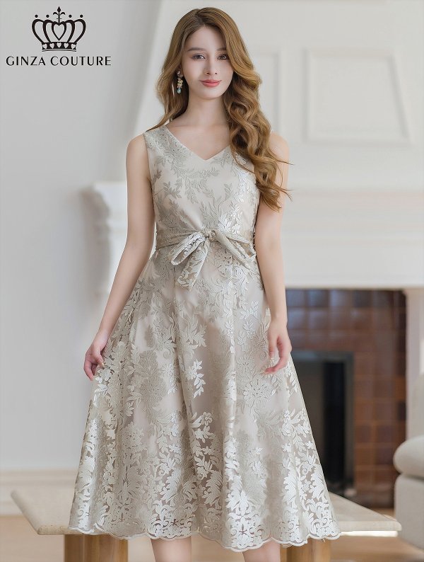 ベージュ　モデル：Aoli　身長：162cm　着用サイズ：7号(Sサイズ)