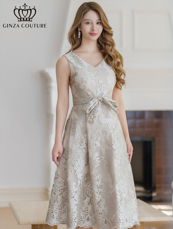 ベージュ　モデル：Aoli　身長：162cm　着用サイズ：7号(Sサイズ)