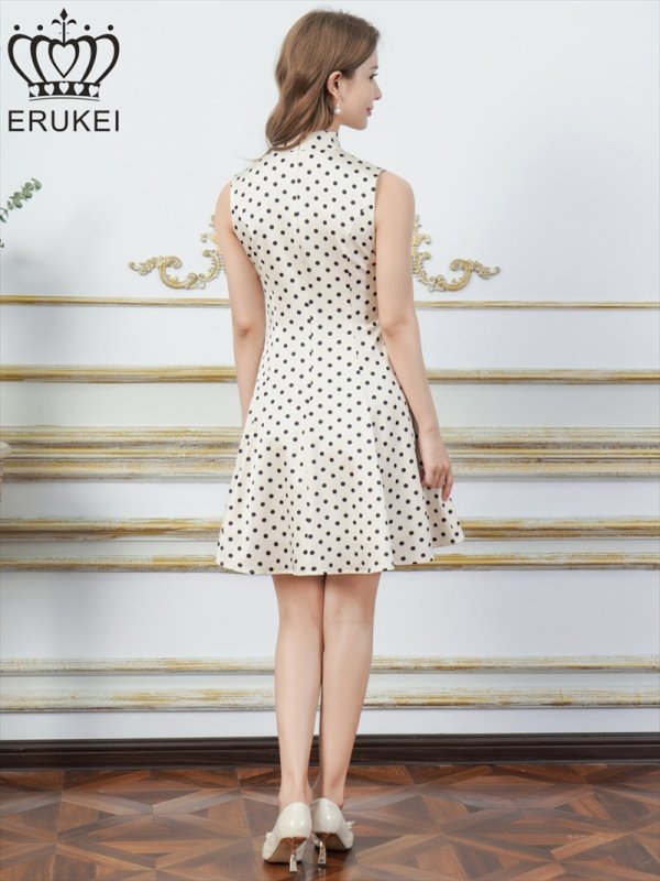 アイボリーxブラック モデル：Aoli　身長：162cm 着用サイズ：7号(Sサイズ)