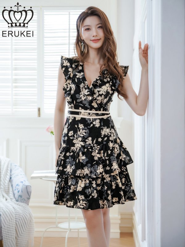 ブラックxベージュ モデル:Qiqi 身長:160cm 着用サイズ:Sサイズ(7号)