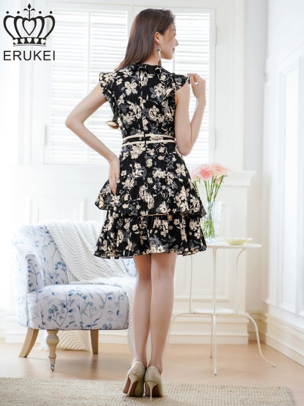 ブラックxベージュ モデル:Qiqi 身長:160cm 着用サイズ:Sサイズ(7号)