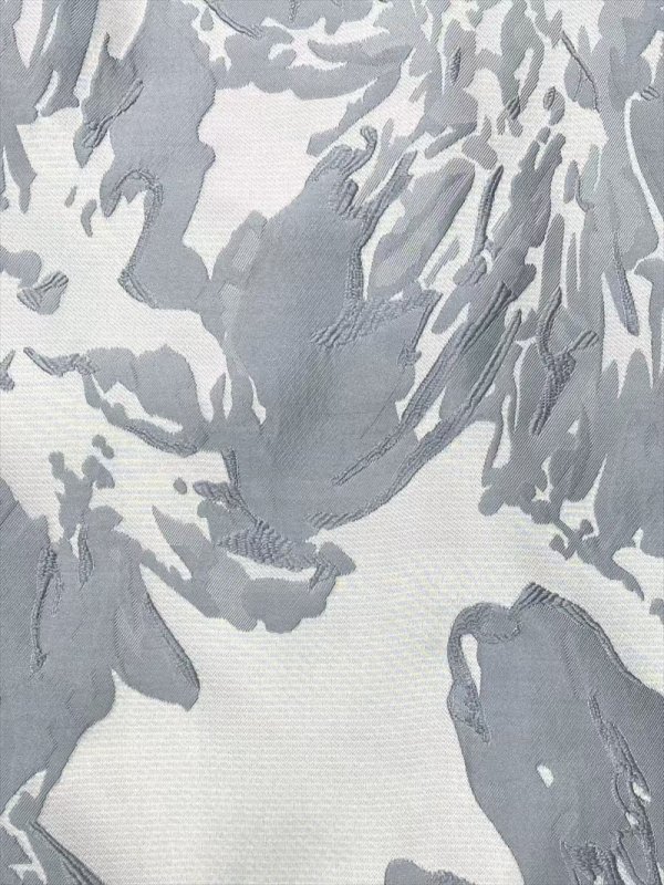グレー