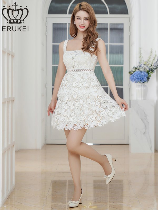 ホワイト モデル:Aoli 身長:162cm 着用サイズ:7号(Sサイズ)