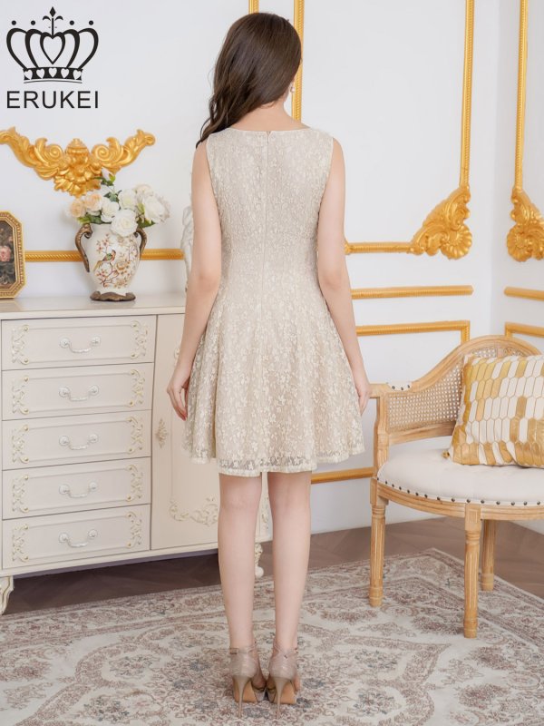 ベージュ　モデル：Didi　身長：166cm　着用サイズ：7号(Sサイズ)