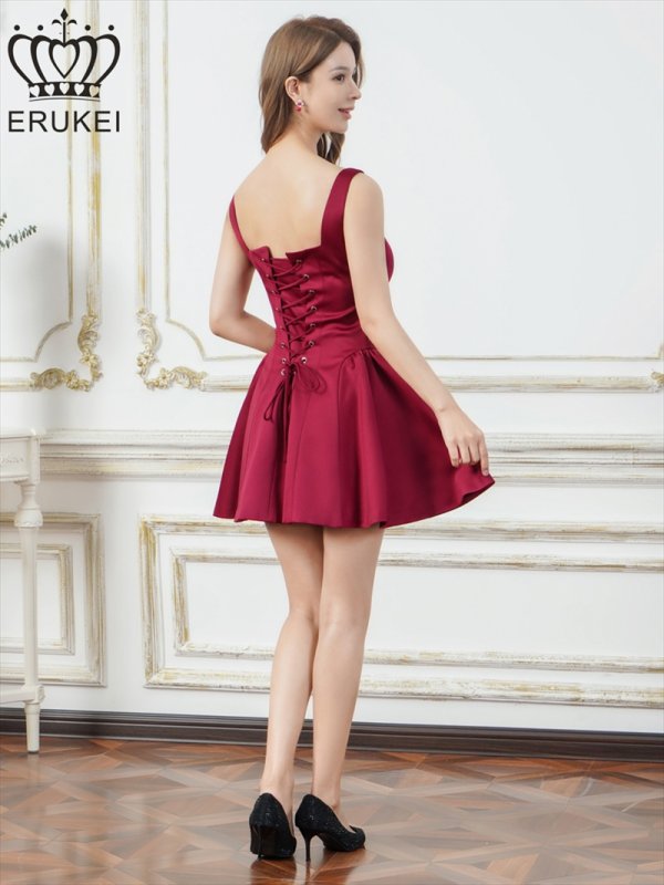 アンゴラレッド　モデル：Aoli　身長：162cm　着用サイズ：7号(Sサイズ)着用