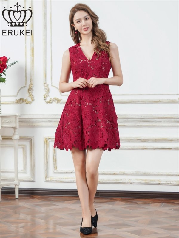 ワインレッド　モデル：Aoli　身長：162cm 着用サイズ：7号(Sサイズ)