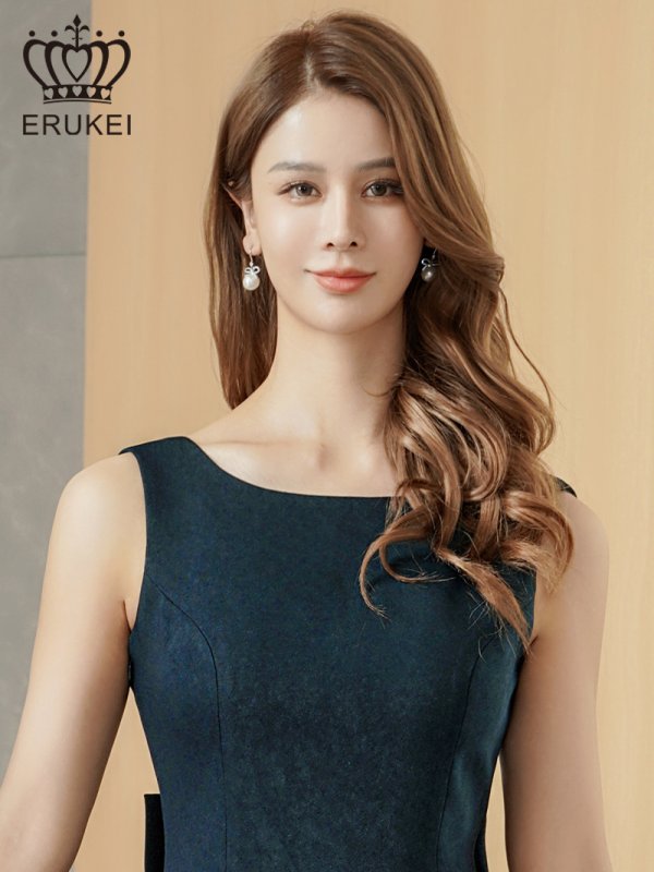 グリーン　モデル：Aoli　身長：162cm　着用サイズ：7号(Sサイズ)