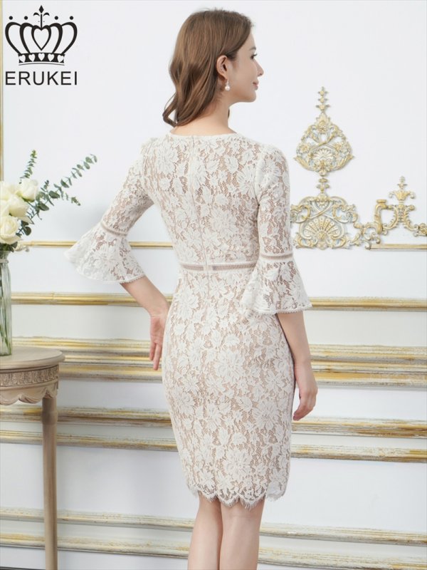 ホワイト　モデル：Aoli　身長：162cm　着用サイズ：7号(Sサイズ)