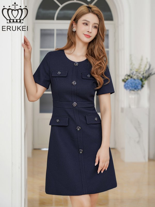 ネイビー モデル：Aoli　身長：162cm 着用サイズ：7号(Sサイズ)