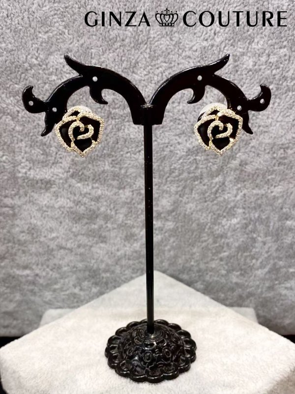 ゴールドxブラック