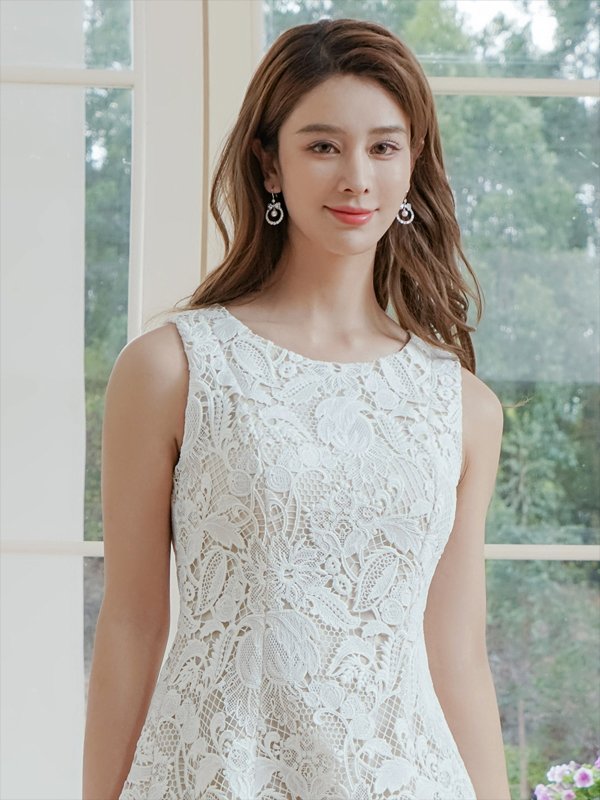 ホワイト モデル:Aoli 身長:162cm 着用サイズ:7号(Sサイズ)