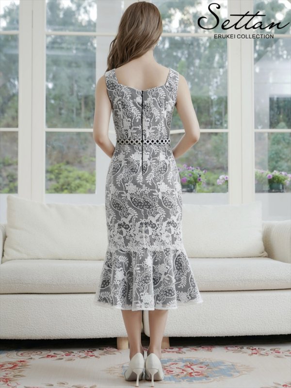 ブラック×ホワイト　モデル：Aoli　身長：162cm　着用サイズ：7号(Sサイズ)