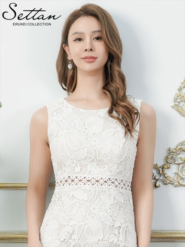 ホワイト　モデル：Aoli　身長：162cm　着用サイズ：7号(Sサイズ)