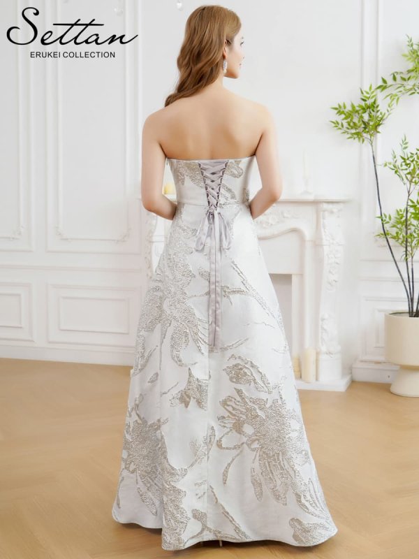 ホワイトxシルバー　モデル：Aoli　身長：162cm　着用サイズ：7号(Sサイズ)