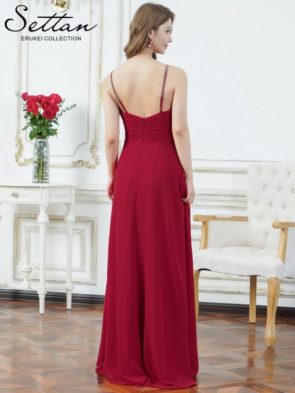 レッド モデル：Aoli　身長：162cm 着用サイズ：7号(Sサイズ)