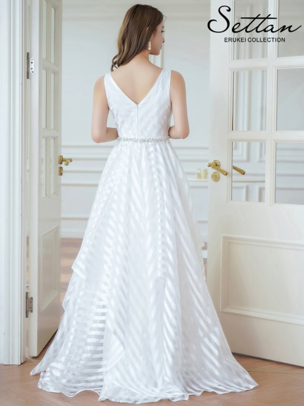 ホワイト モデル:Aoli 身長:162cm:7号(Sサイズ)