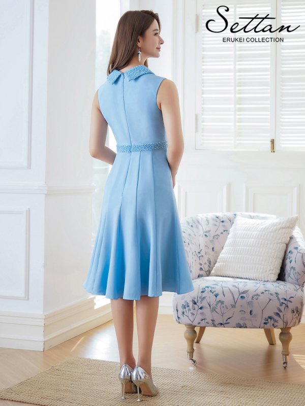 ブルー モデル:Aoli 身長:162cm 着用サイズ:7号(Sサイズ)