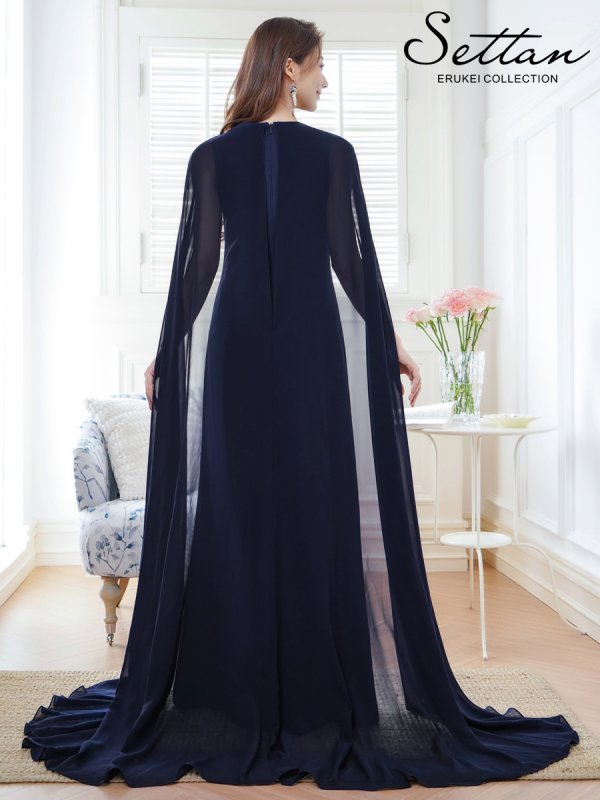 ネイビー モデル:Qiqi 身長:160cm 着用サイズ:7号(Sサイズ)