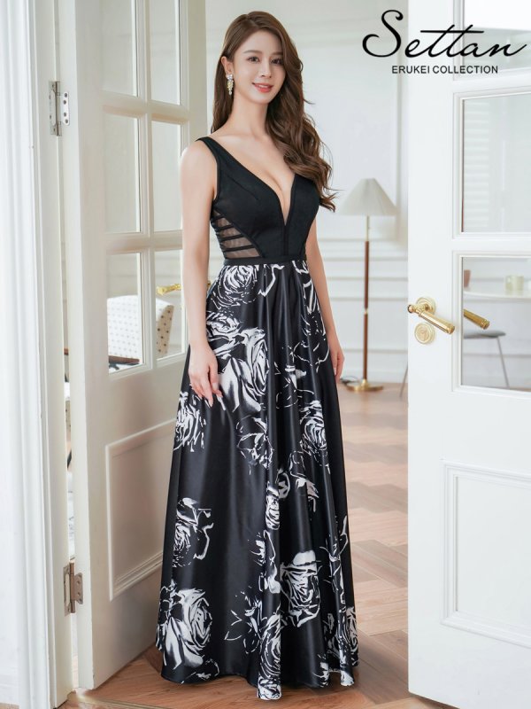 ブラックxホワイト　 モデル：Aoli　身長：162cm 着用サイズ：7号(Sサイズ)