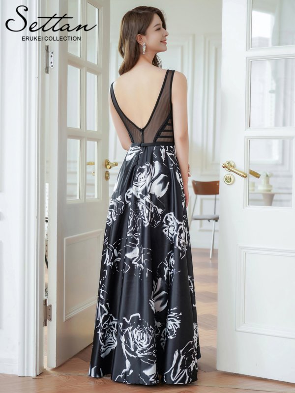 ブラックxホワイト　 モデル：Aoli　身長：162cm 着用サイズ：7号(Sサイズ)