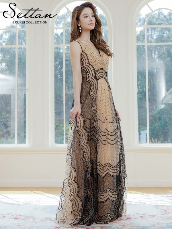 ベージュxブラック　モデル：Aoli　身長：162cm　着用サイズ：7号(Sサイズ)