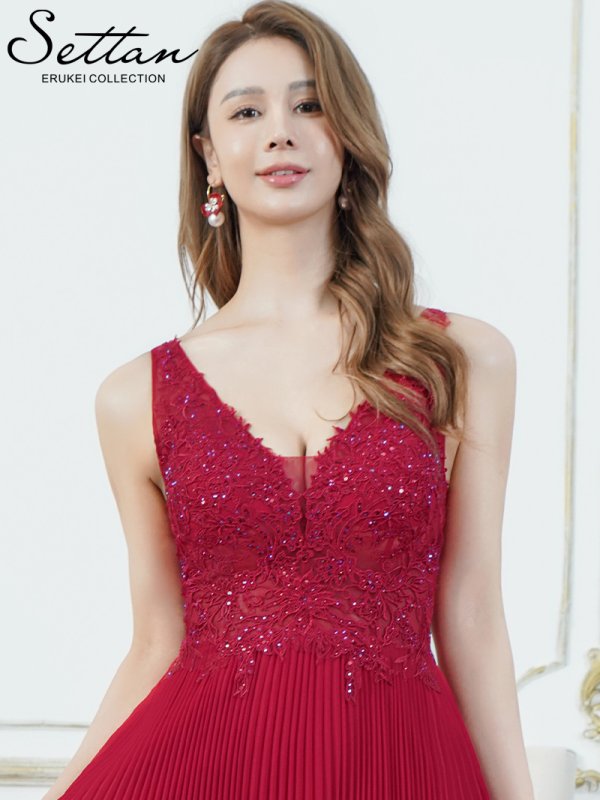 レッド　モデル：Aoli　身長：162cm 着用サイズ：7号(Sサイズ)