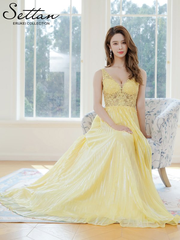 イエロー モデル：Aoli　身長：162cm 着用サイズ：7号(Sサイズ)