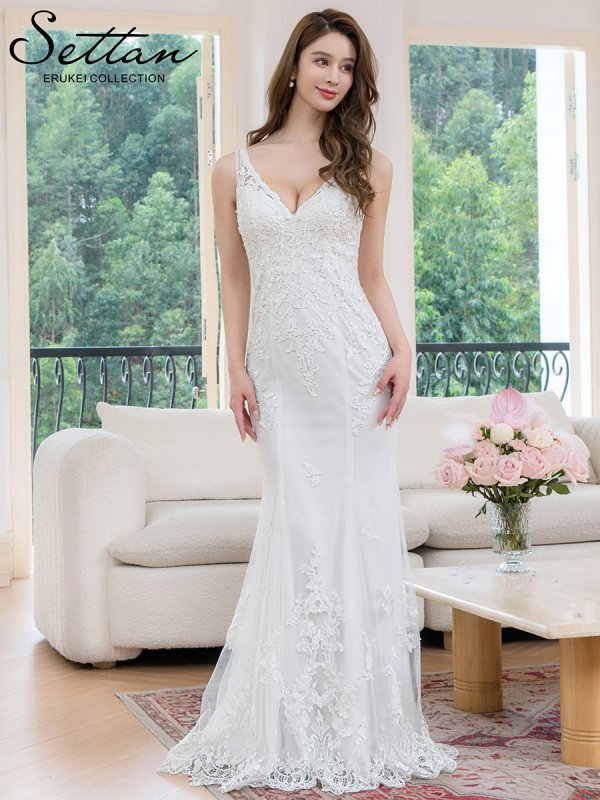 ホワイト モデル：Aoli　身長：162cm 着用サイズ：7号(Sサイズ)