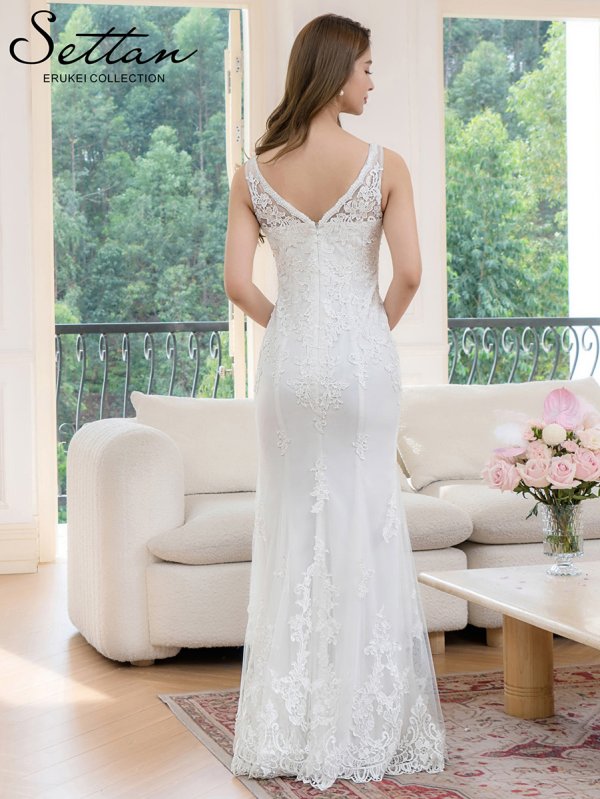 ホワイト モデル：Aoli　身長：162cm 着用サイズ：7号(Sサイズ)