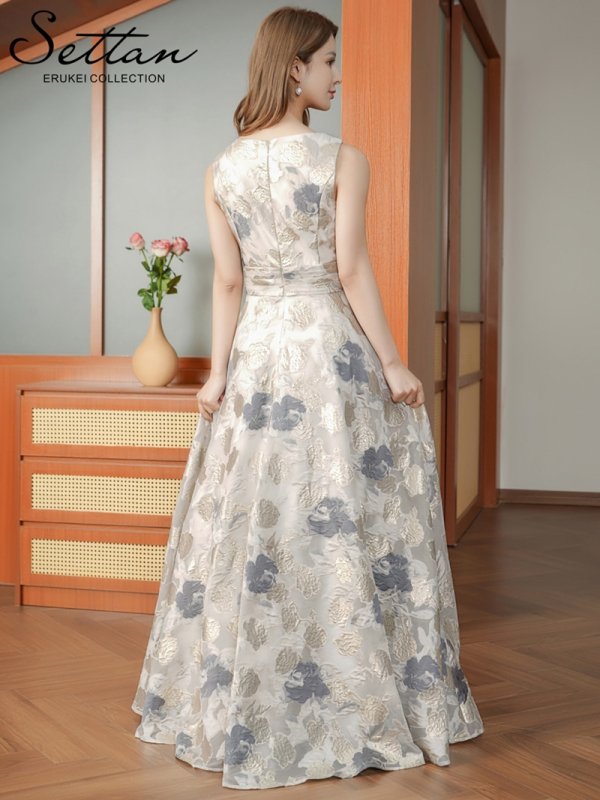 ゴールド×グレー　モデル：Aoli　身長：162cm　着用サイズ：7号(Sサイズ)