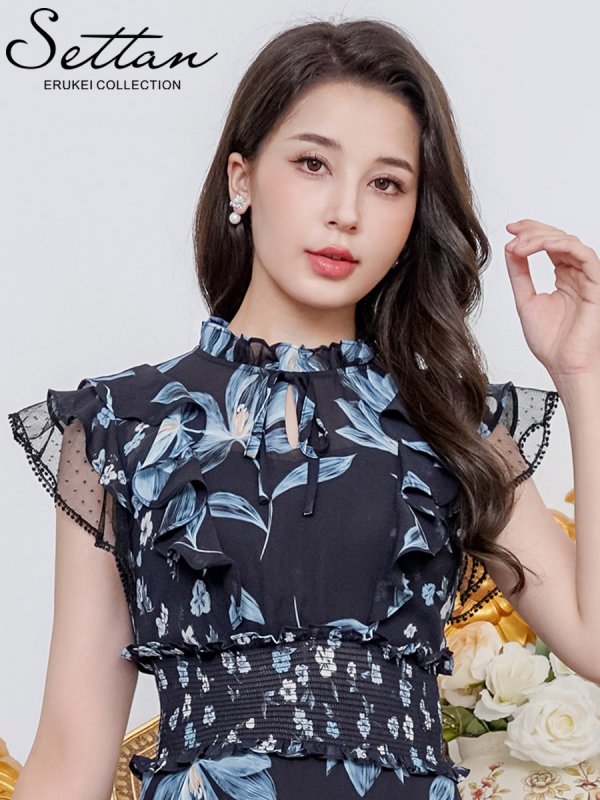 ブラック×ブルー　モデル：Didi　身長：166cm　着用サイズ：7号(Sサイズ)