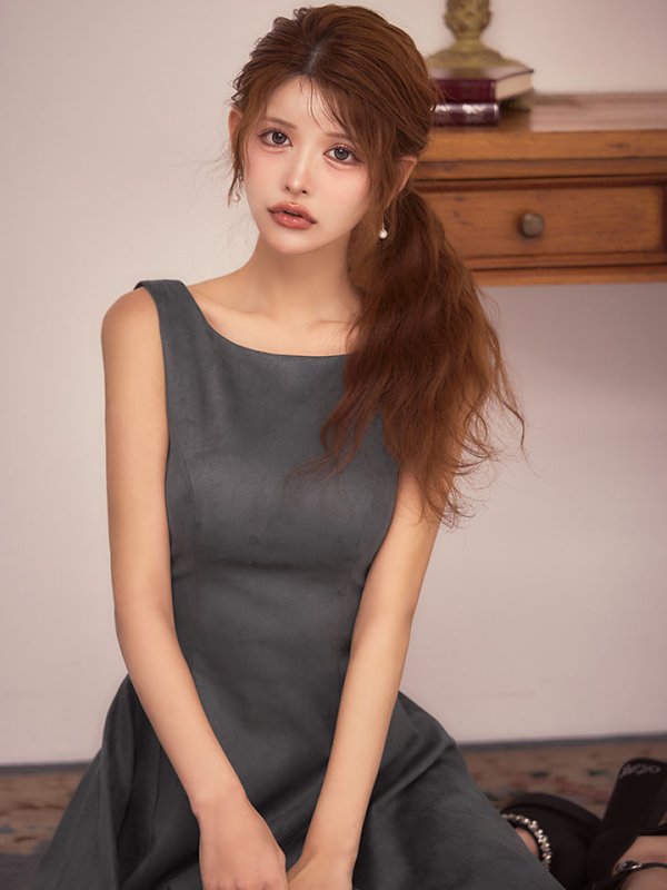 グレー モデル：まりん　身長：163cm　着用サイズ：Sサイズ