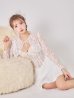 ホワイト　モデル：三上悠亜　身長：159cm　着用サイズ：7号(Sサイズ)