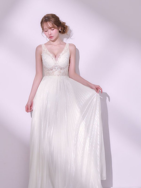 ホワイト モデル：ゆめ　身長：160cm　着用サイズ：7号(Sサイズ)