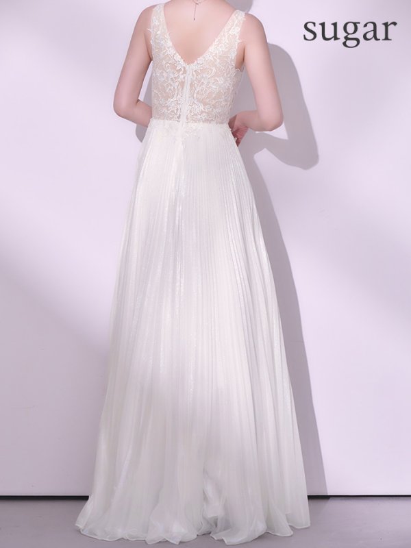 ホワイト モデル：ゆめ　身長：160cm　着用サイズ：7号(Sサイズ)