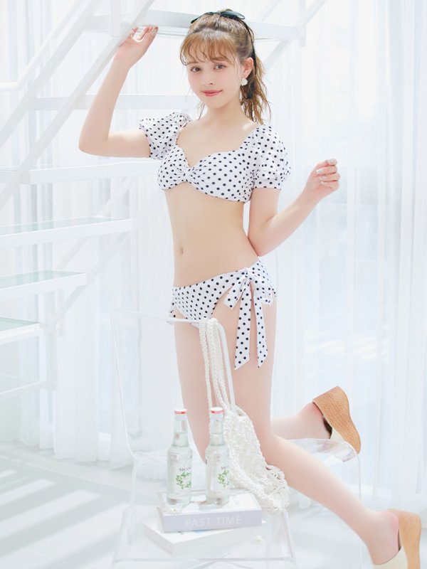 モデル：加藤ナナ　身長：160cm　着用サイズ：Sサイズ