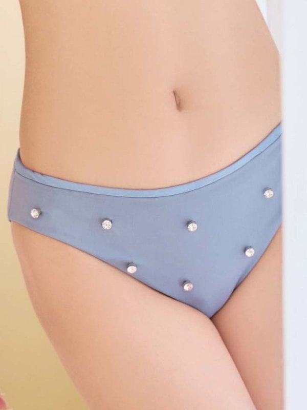 ブルー　モデル：吉木千沙都　身長158cm　着用サイズ：Sサイズ