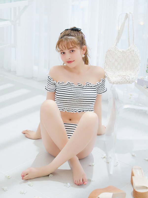 モデル：加藤ナナ　身長：160cm　着用サイズ：Sサイズ